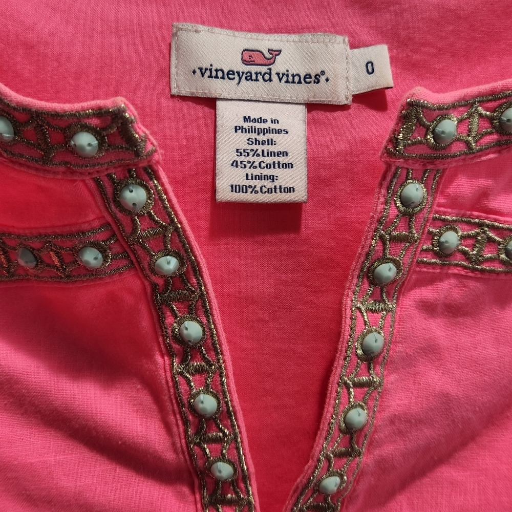 Vineyard vines pink dress with gold stiching size 0